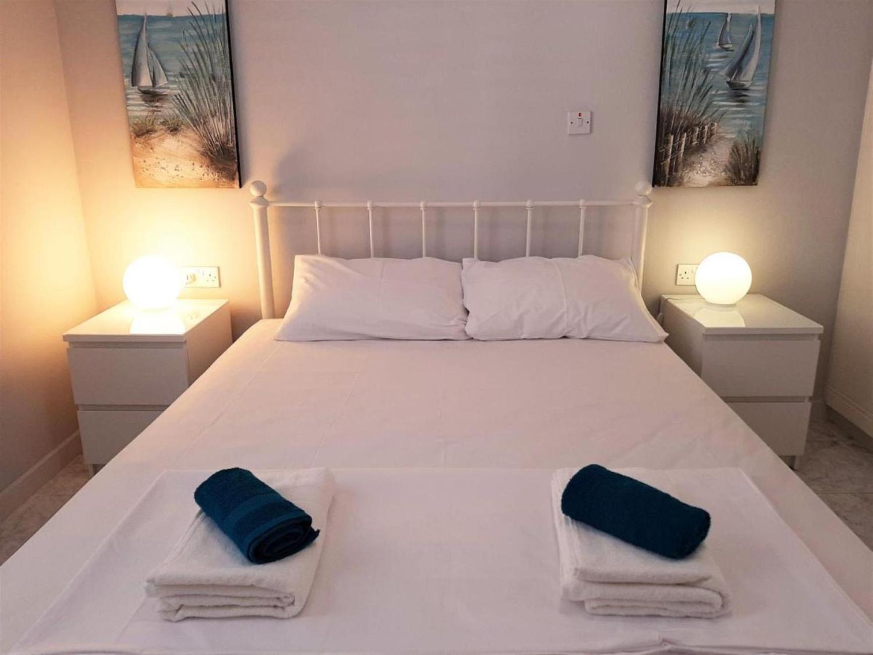 H&O Danaos Sea Breeze Apartment Paphos Bagian luar foto