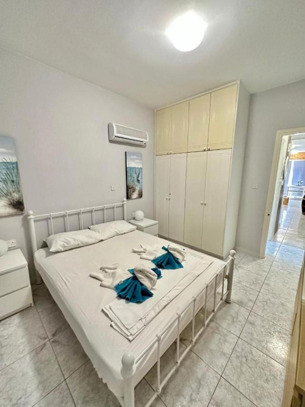 H&O Danaos Sea Breeze Apartment Paphos Bagian luar foto